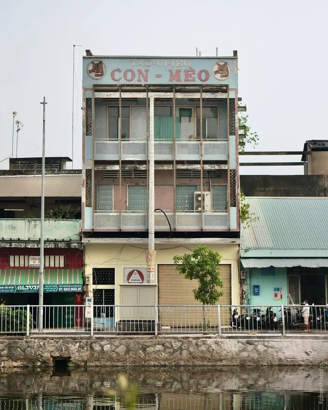 Thương hiệu tàu vị iễu Con Mèo Đen